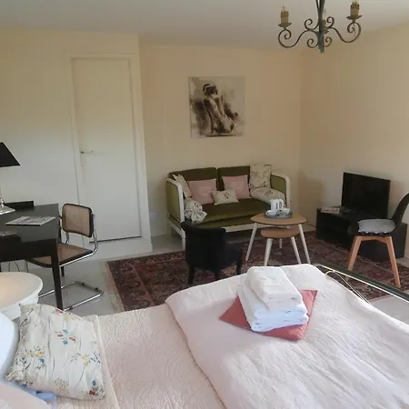 Bed & Breakfast Aux Pommiers De Livaye